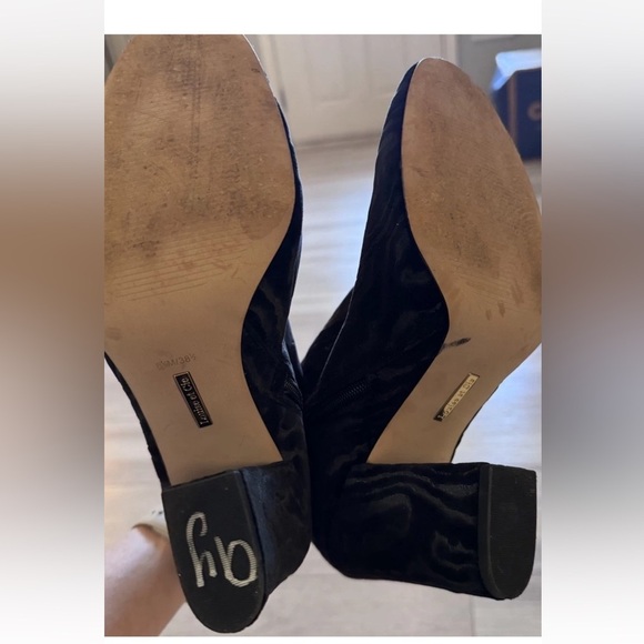 Louise et Cie Black Velvet Booties SZ 8.5 Zebra Texture Boots Dressy Mob Wife - Picture 6 of 7